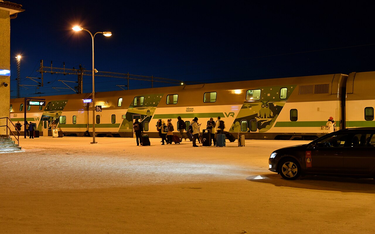 Sleeper train in Rovaniemi railway station 20170201